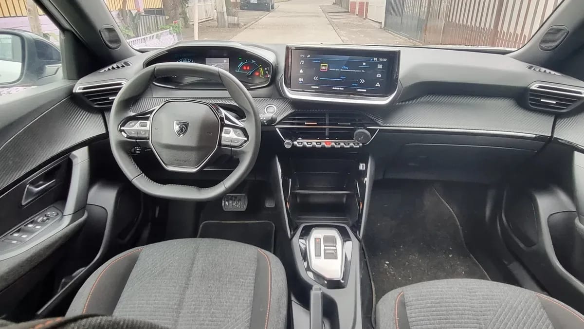 PEUGEOT 2008 1.2 Allure Mhev 136 At Hirbido año 2026