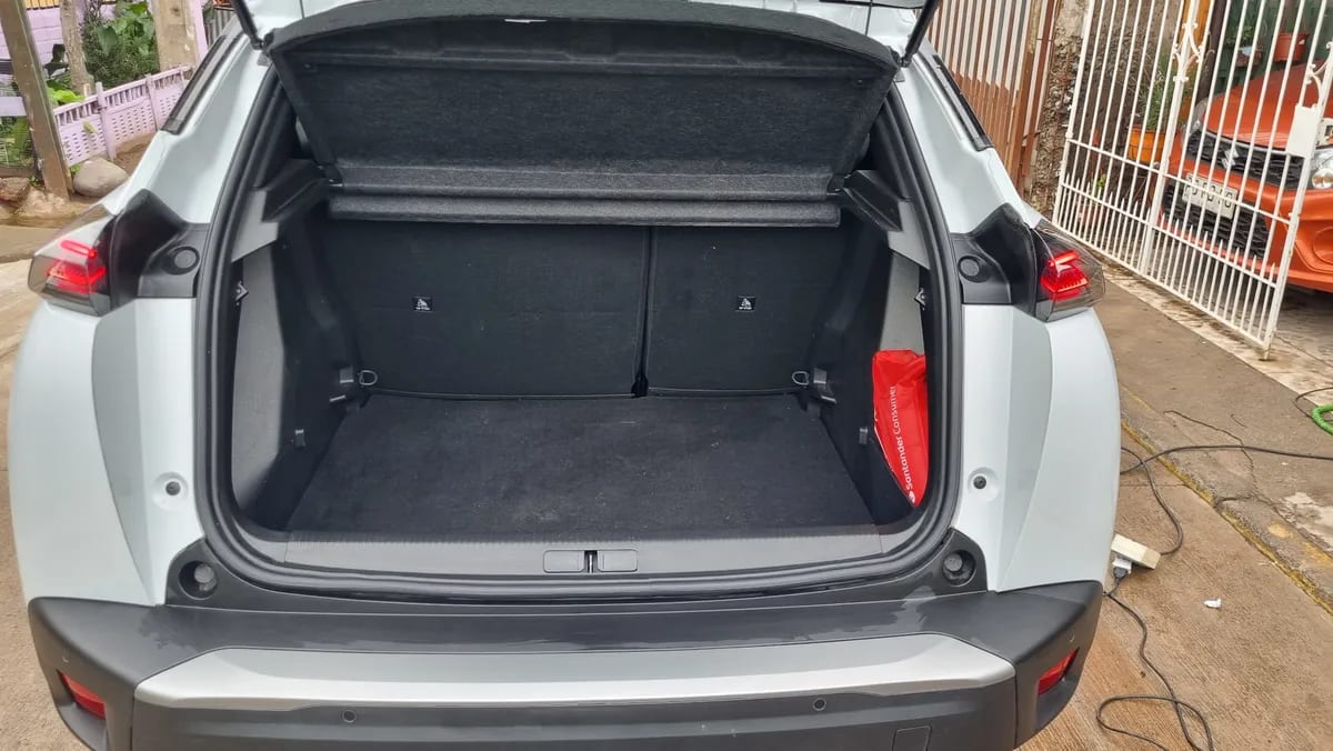 PEUGEOT 2008 1.2 Allure Mhev 136 At Hirbido año 2026