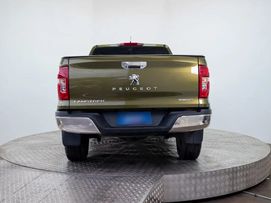 Peugeot Landtrek Landtrek 1.9 Active Hdi 150 Mt 4x2 Diesel año 2023
