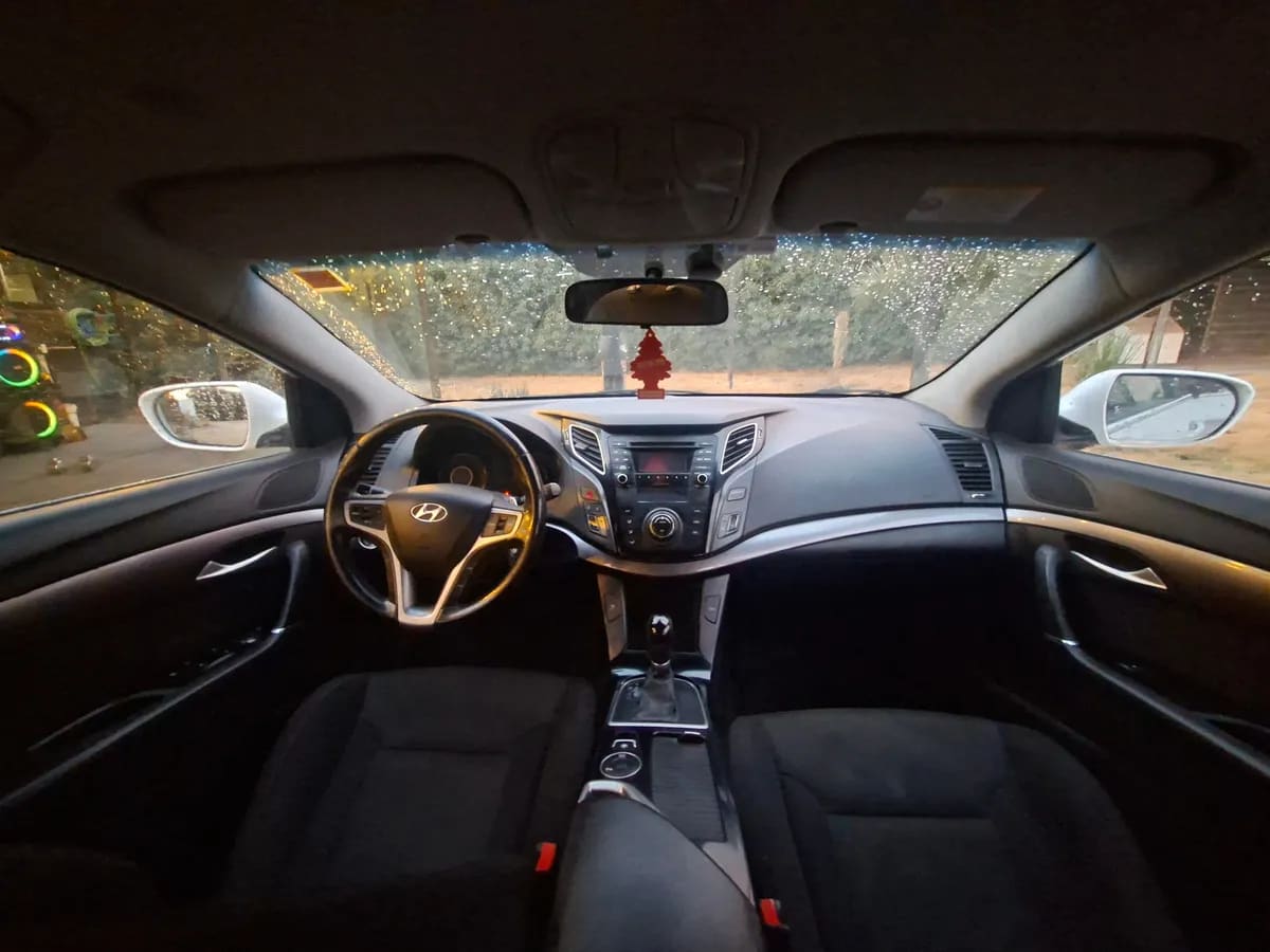 HYUNDAI I-40 2.0 Sw Gls Full Aro 17 At año 2013