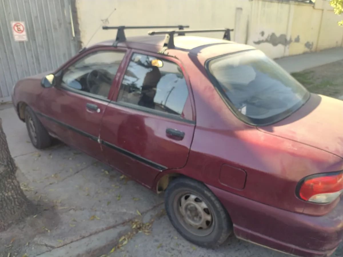 KIA MOTORS AVELLA 1.3 Ii Gl Mt año 2000