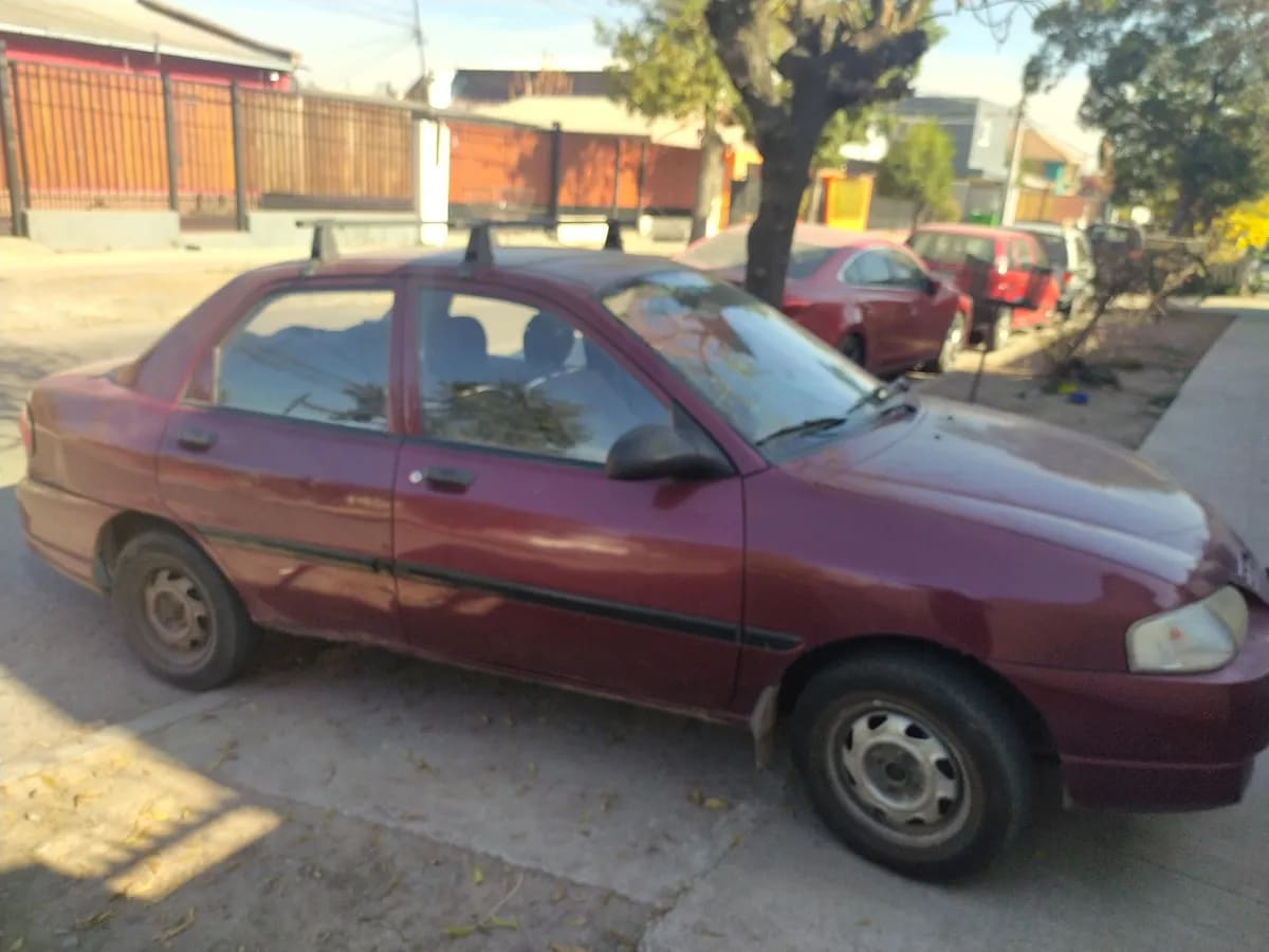 KIA MOTORS AVELLA 1.3 Ii Gl Mt año 2000