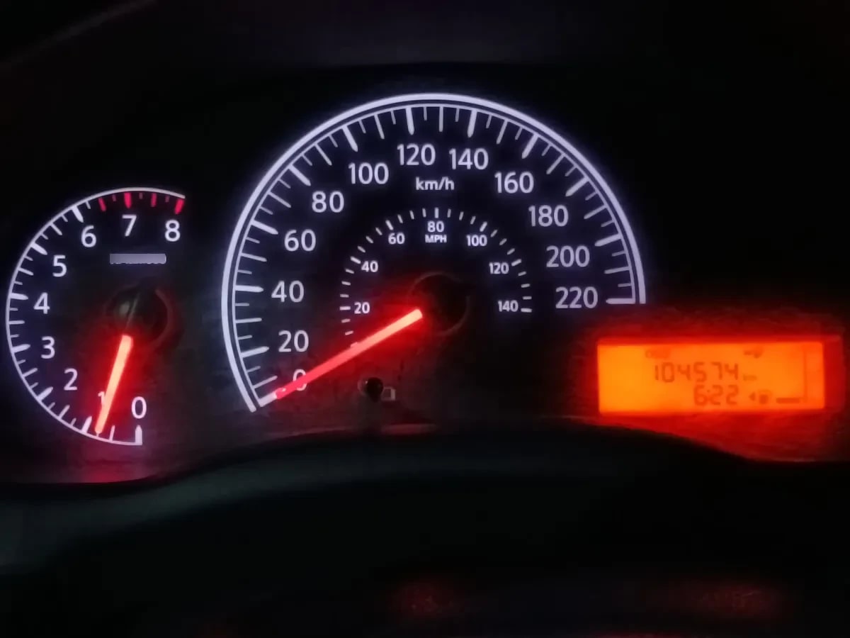 NISSAN VERSA 1.6 Sense Ac At 4x2 año 2015