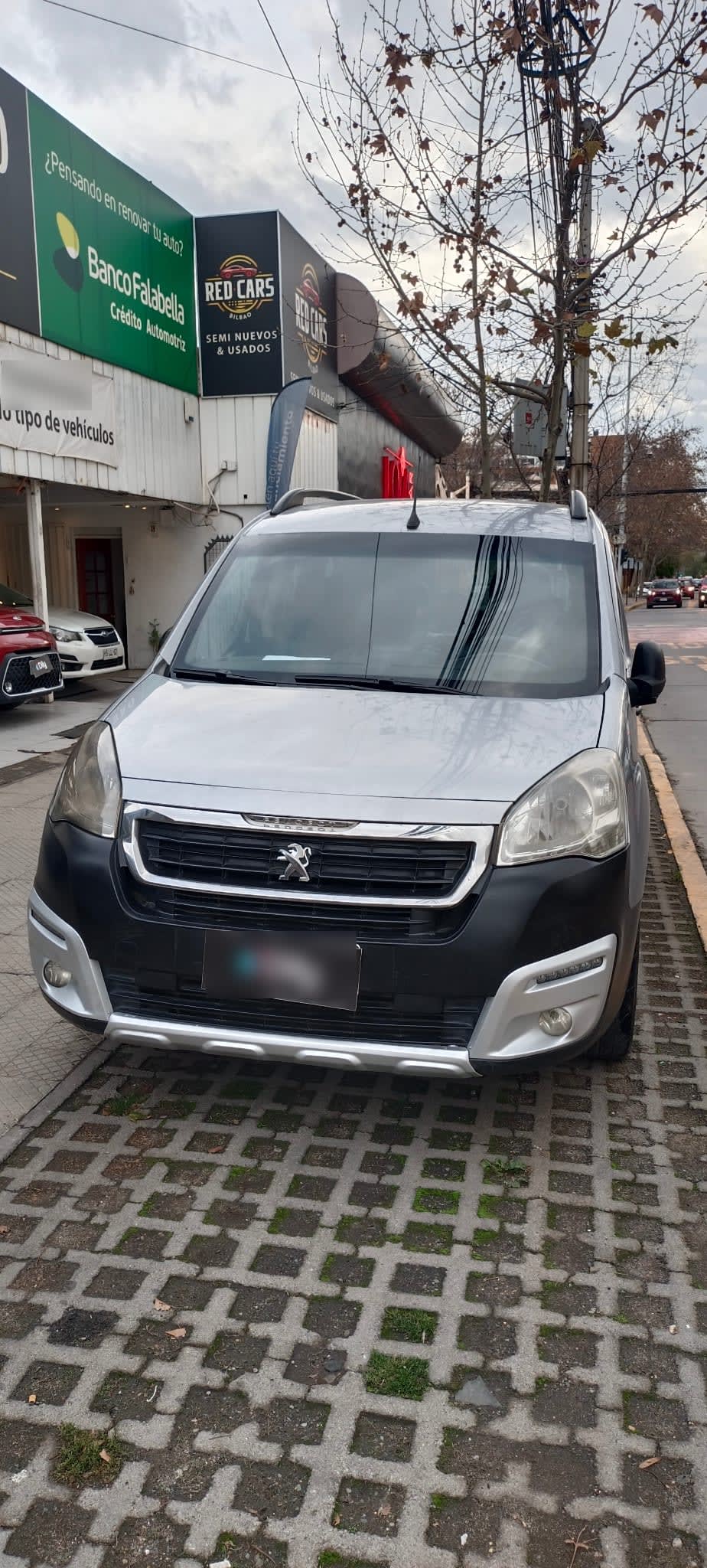 PEUGEOT TEPEE 1.6 Outdoor Allure 7p Mt Diesel año 2019