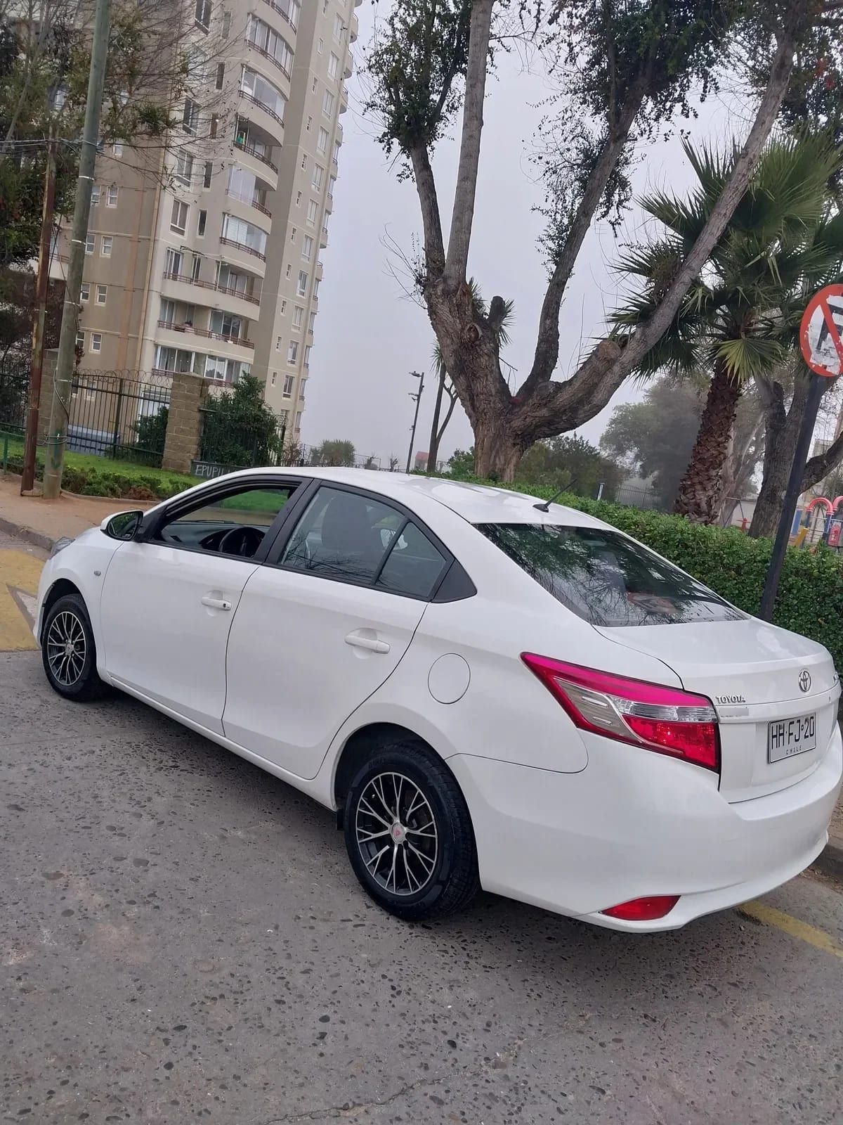 TOYOTA YARIS 1.5 Sedan Xli Mt año 2015