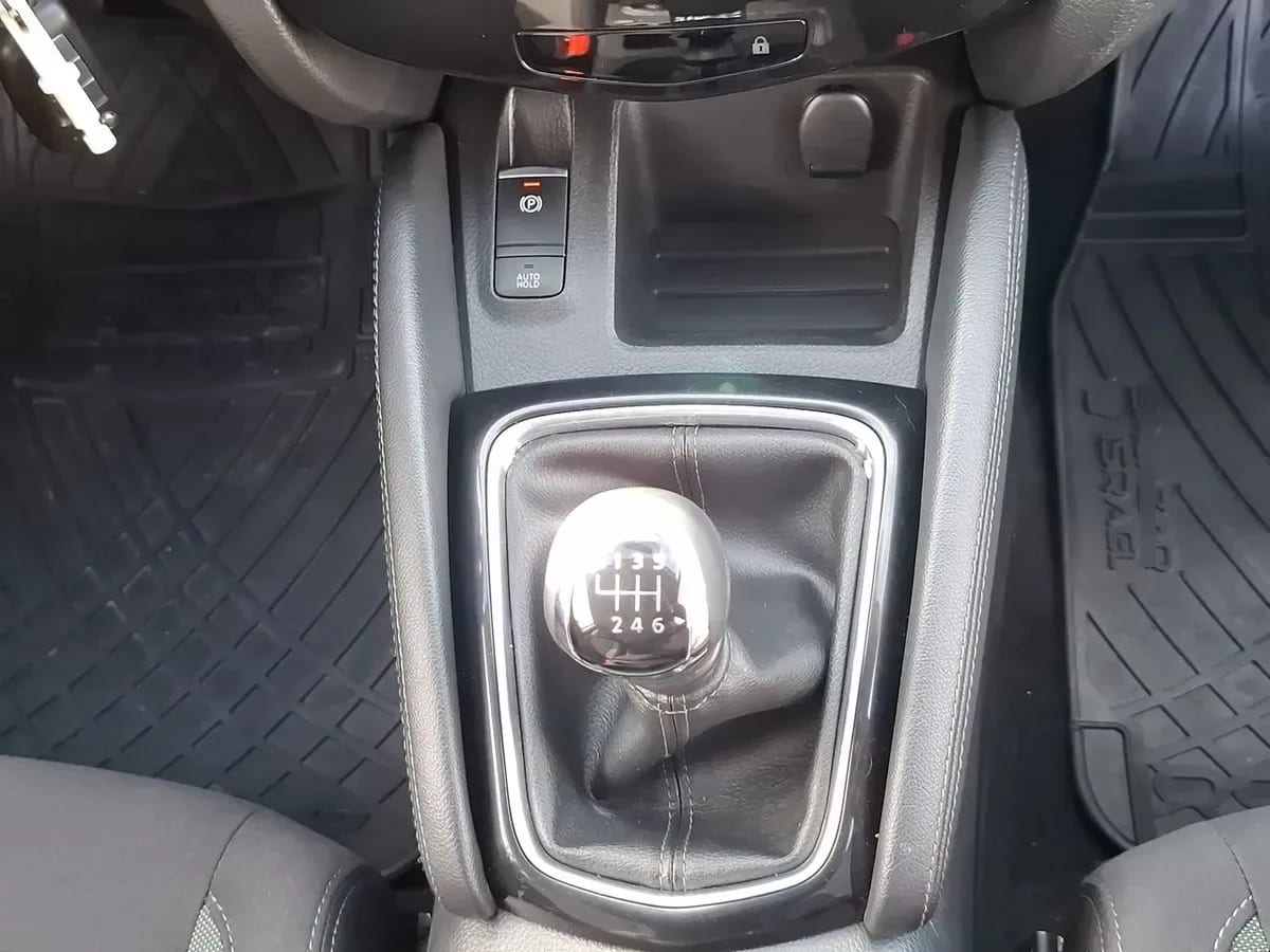 Nissan Qashqai 2.0 Sense 4x2 Mt 5p año 2020