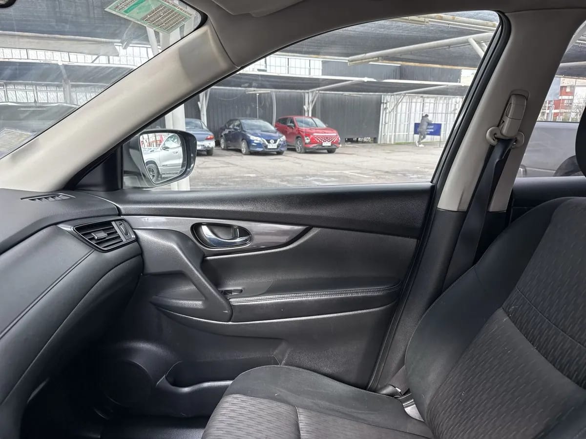 Nissan X-Trail 2.5 Sense 4x2 3row Cvt At 5p año 2021
