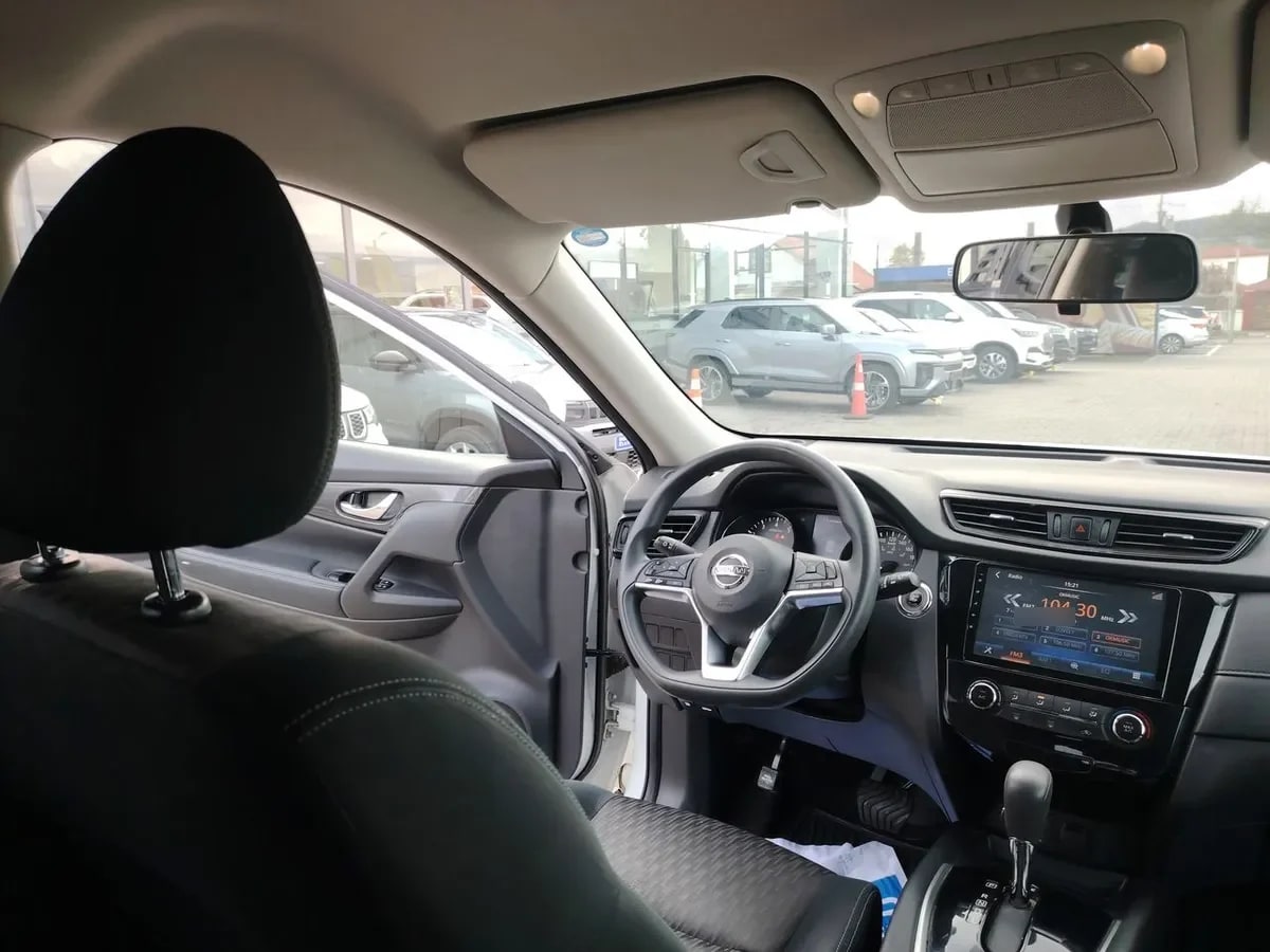 Nissan X-Trail 2.5 Sense Mc 4x2 3row Cvt At 5p año 2021
