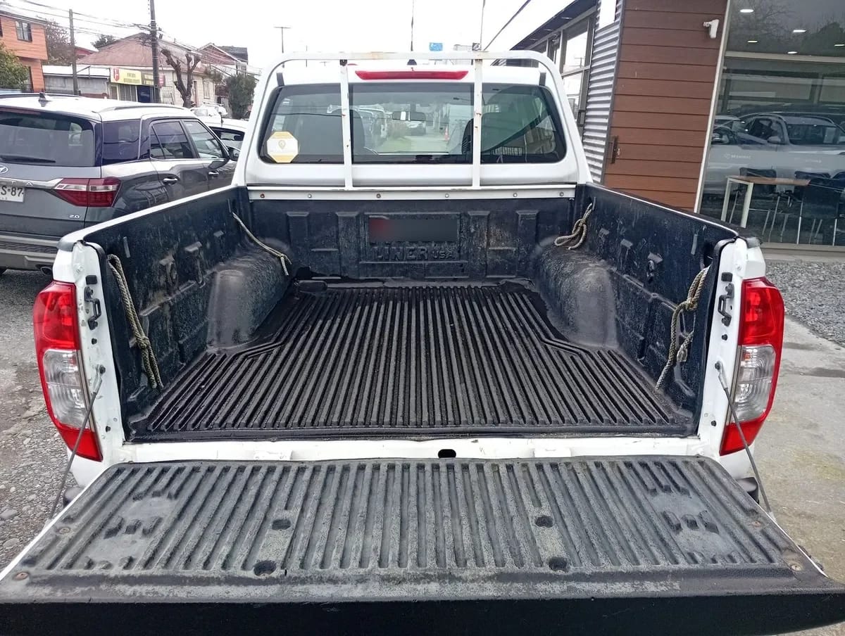Nissan Np300 2.5 S Dob. Cab. Mt 4p año 2018