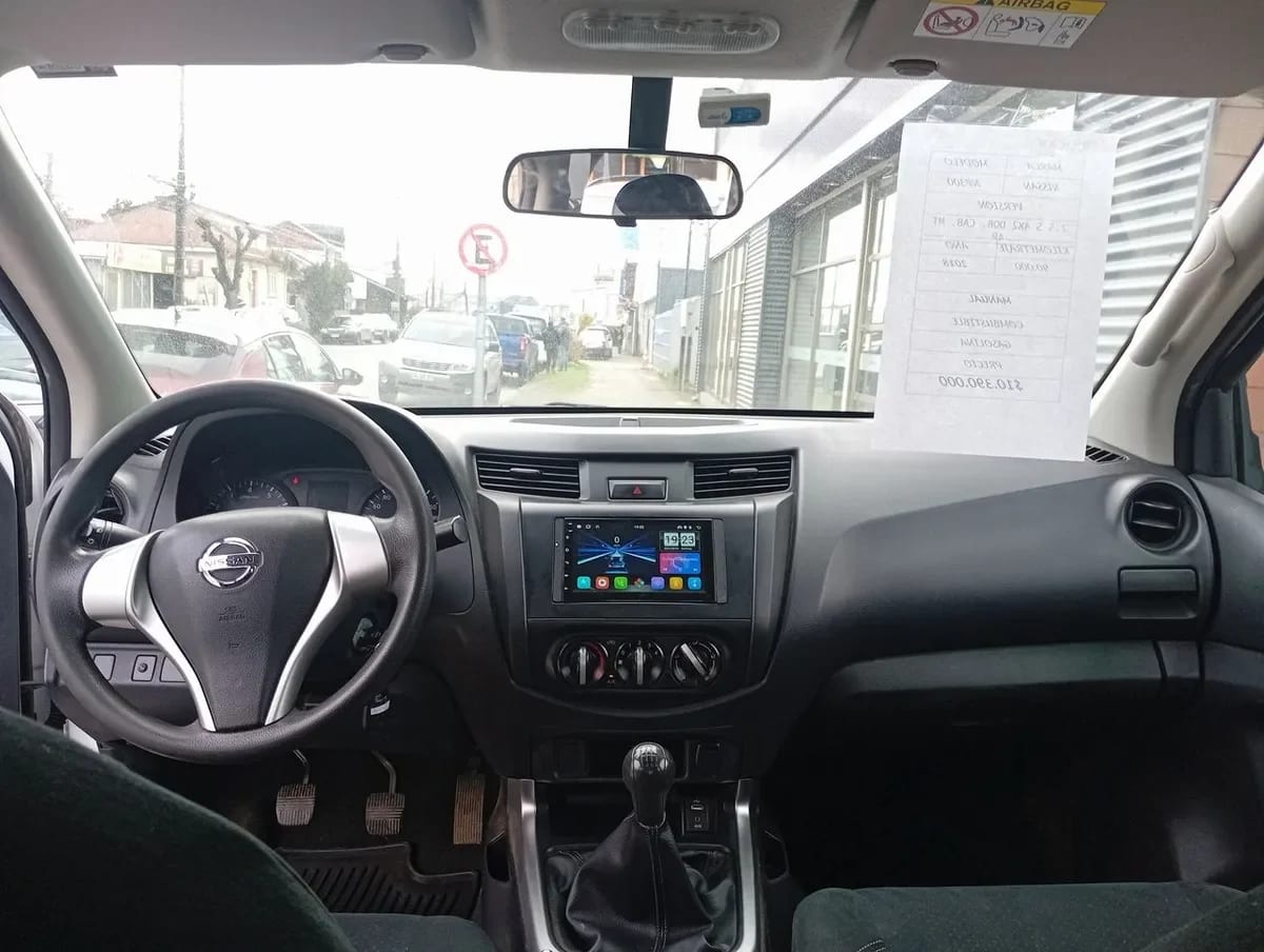 Nissan Np300 2.5 S Dob. Cab. Mt 4p año 2018