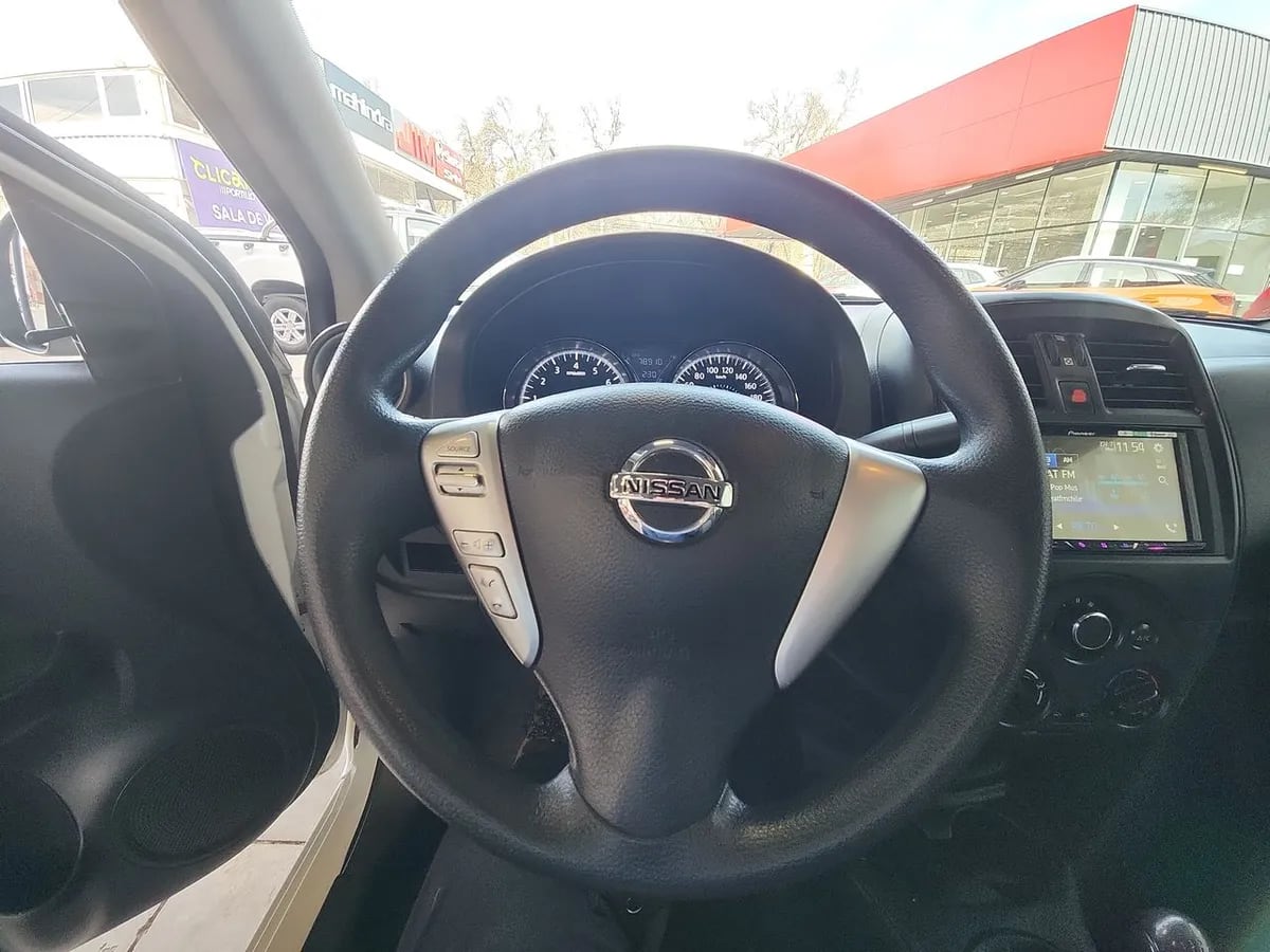 Nissan Versa 1.6 Sense 4x2 Mt 4p año 2021