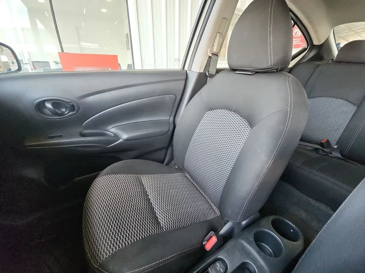 Nissan Versa 1.6 Sense 4x2 Mt 4p año 2021
