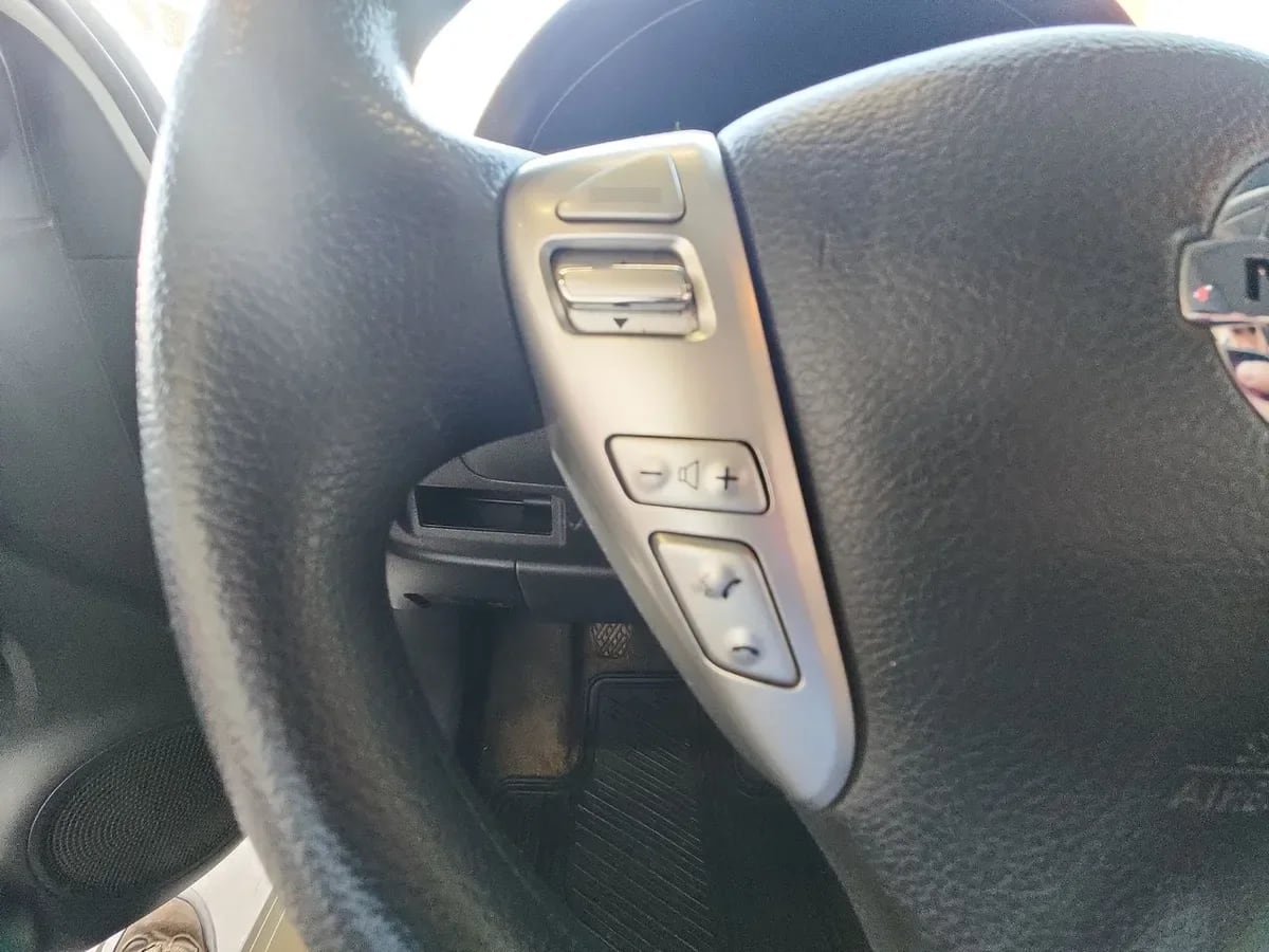 Nissan Versa 1.6 Sense 4x2 Mt 4p año 2021