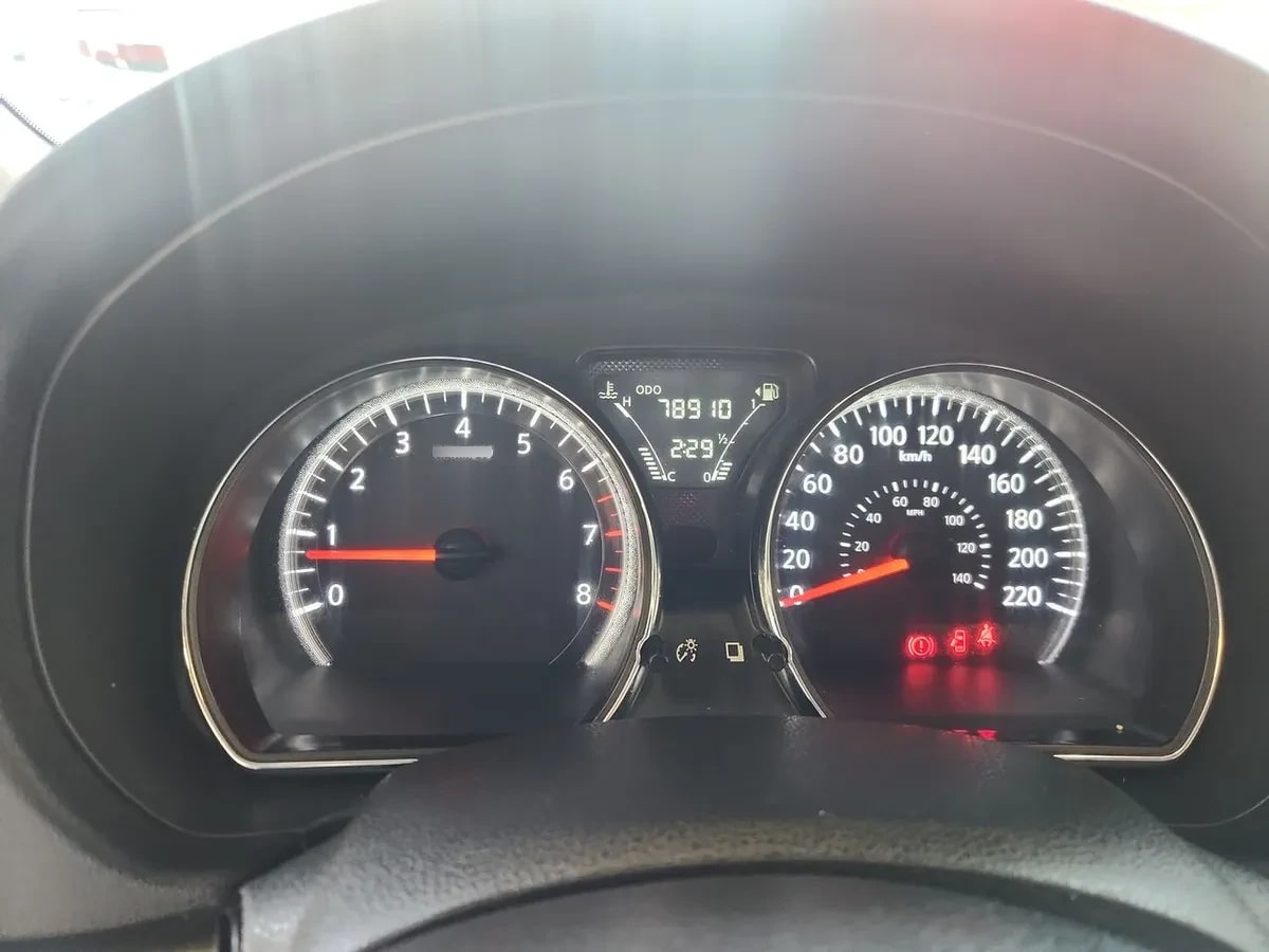Nissan Versa 1.6 Sense 4x2 Mt 4p año 2021