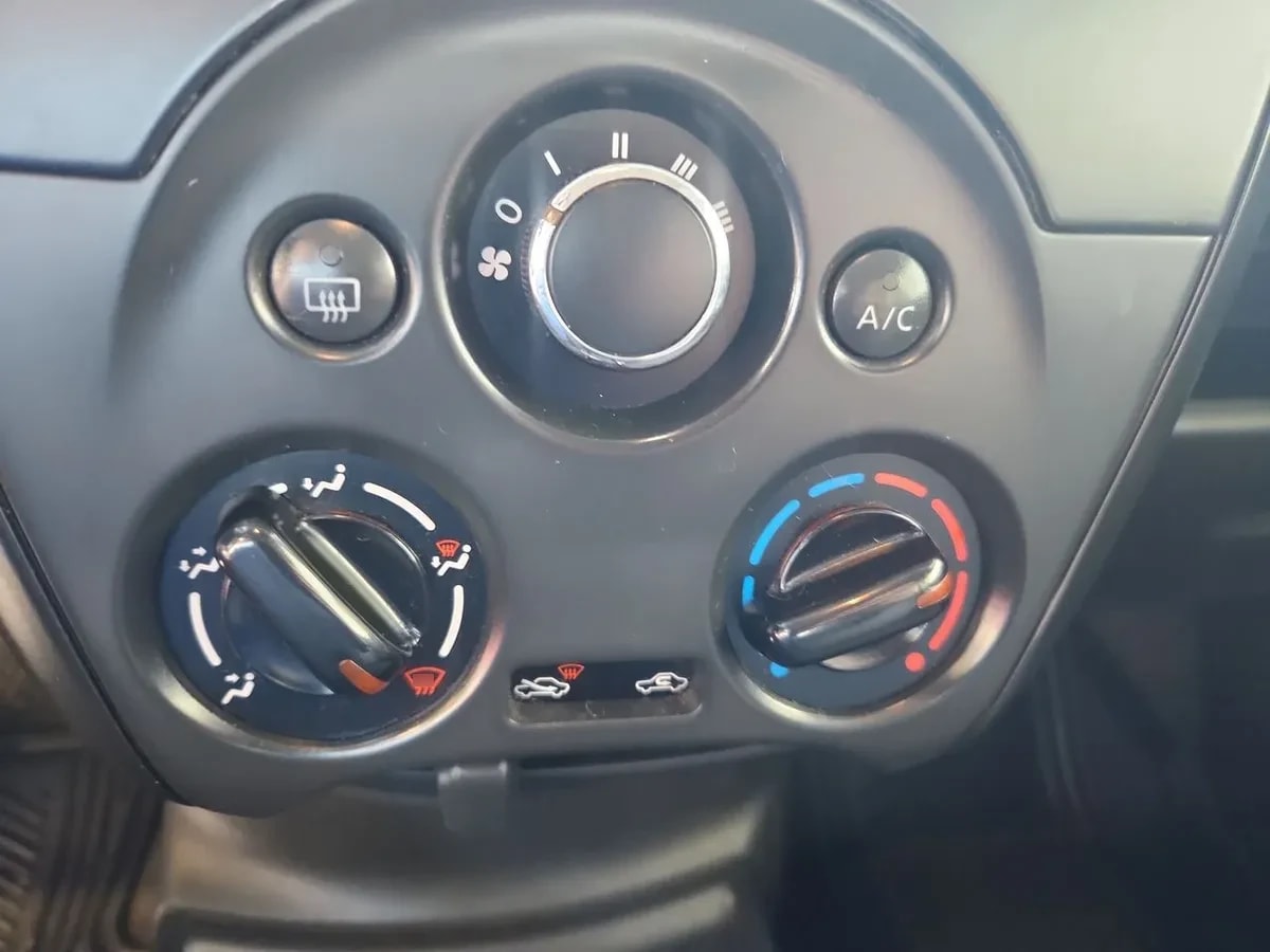 Nissan Versa 1.6 Sense 4x2 Mt 4p año 2021
