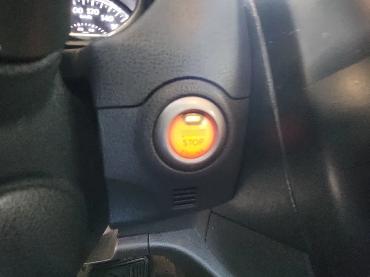 Nissan Versa 1.6 Sense 4x2 Mt 4p año 2021