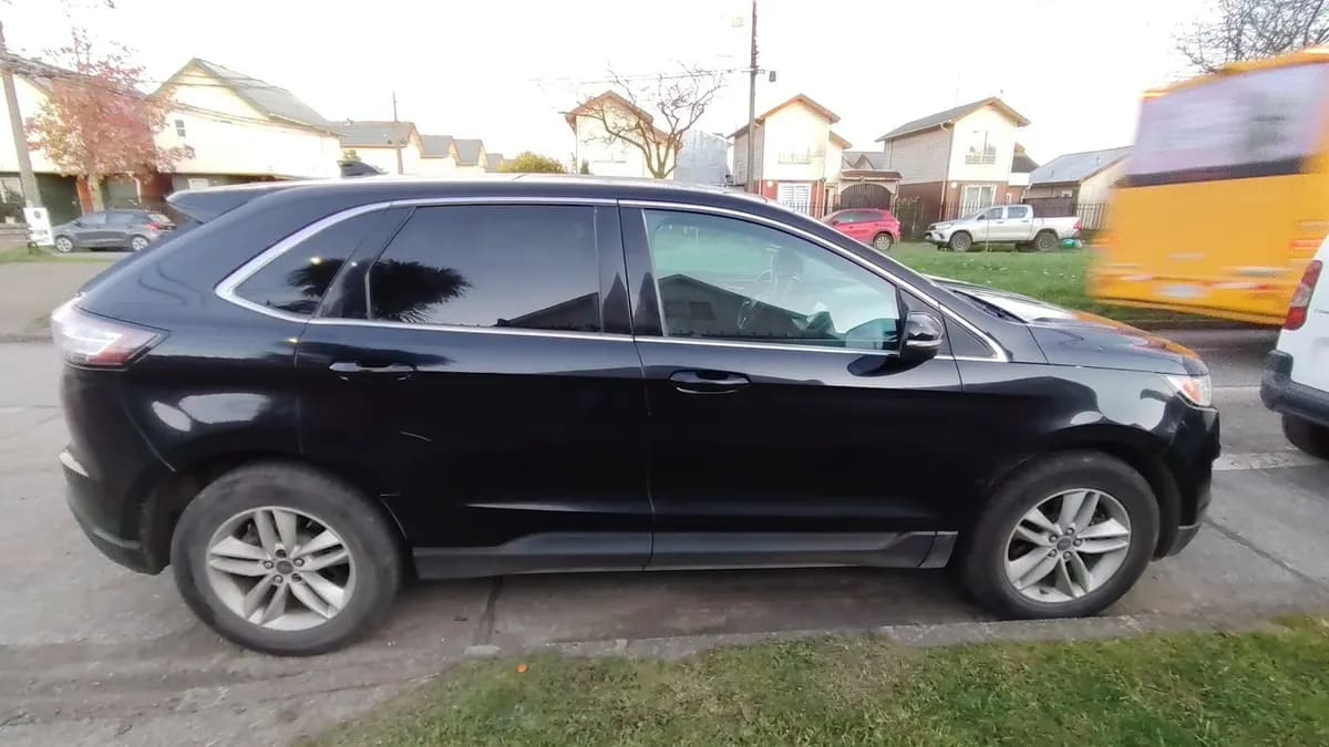 FORD EDGE 3.5 Titanium At año 2017