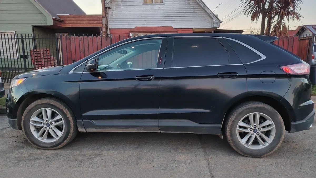 FORD EDGE 3.5 Titanium At año 2017