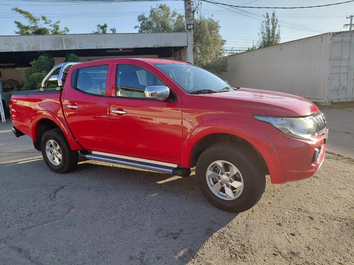 MITSUBISHI L200 2.4 Work Cr Wf Mt 4x2 Diesel año 2018
