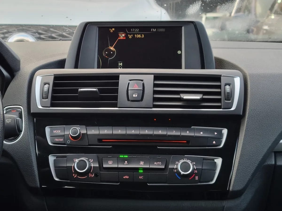 BMW 118 1.5 I 5 Puertas Lci At año 2017