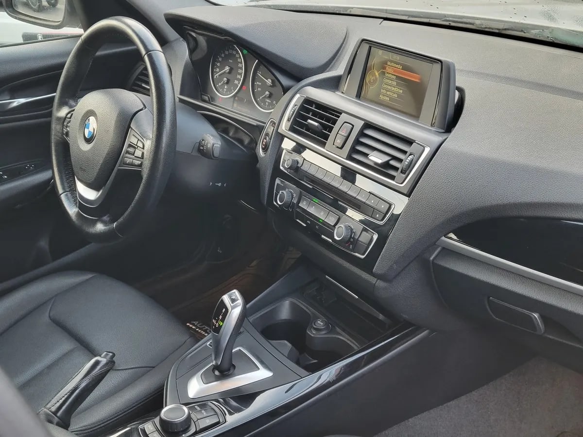 BMW 118 1.5 I 5 Puertas Lci At año 2017