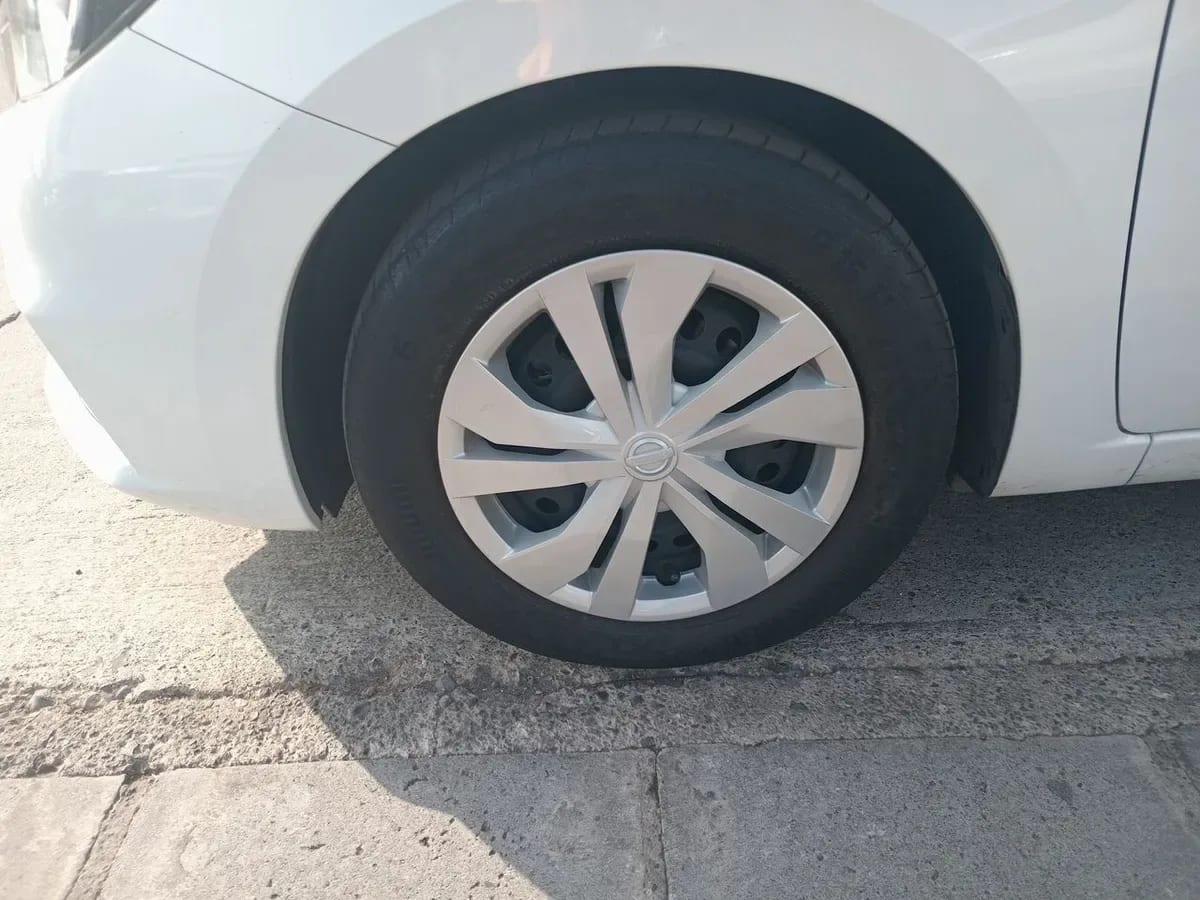 Nissan Versa 1.6 Sense 4x2 Cvt At 4p año 2022