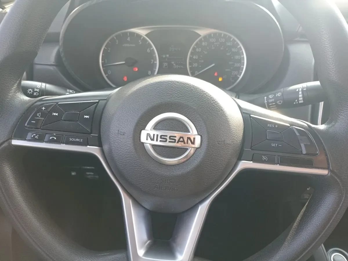 Nissan Versa 1.6 Sense 4x2 Cvt At 4p año 2022