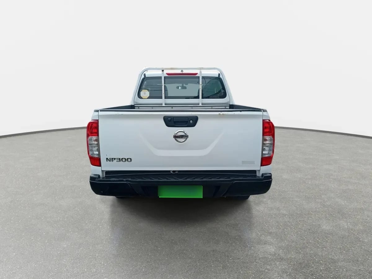 Nissan Np300 2.5 S Dob. Cab. Mt 4p año 2018