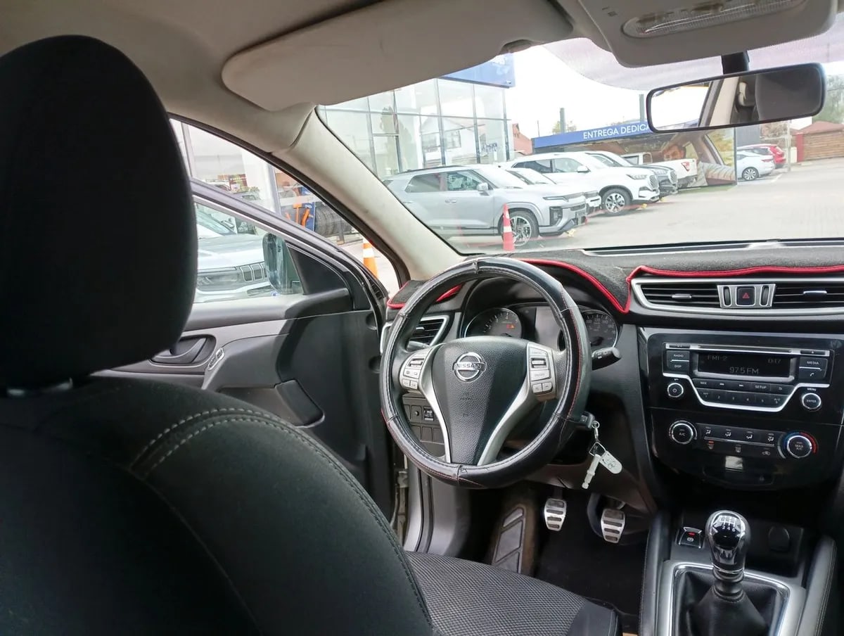 Nissan Qashqai 2.0 Sense 4x2 Mt 5p año 2017