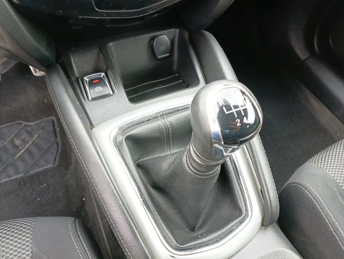 Nissan Qashqai 2.0 Sense 4x2 Mt 5p año 2017