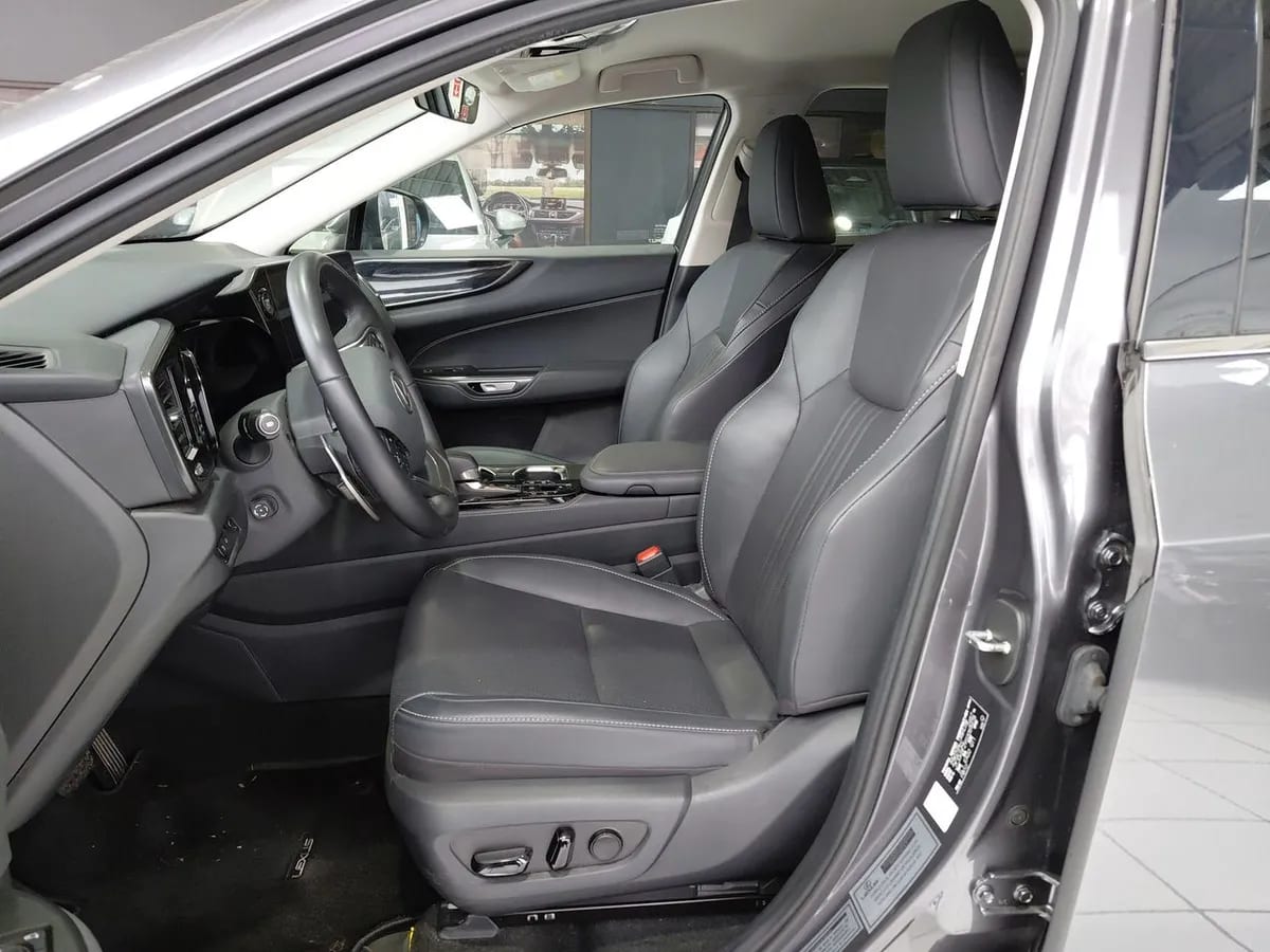 Lexus Nx450 2.5 Premium Phev Hybrid Awd At 5p año 2025