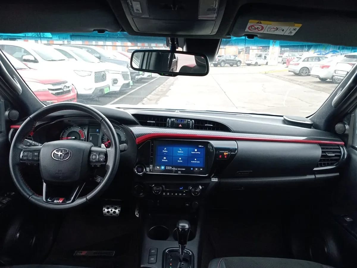 Toyota Hilux 2.8 Gr-S Diesel 4x4 Dob. Cab. At 4p año 2024