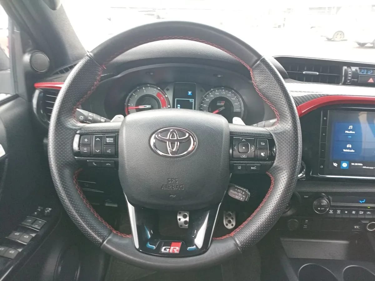 Toyota Hilux 2.8 Gr-S Diesel 4x4 Dob. Cab. At 4p año 2024