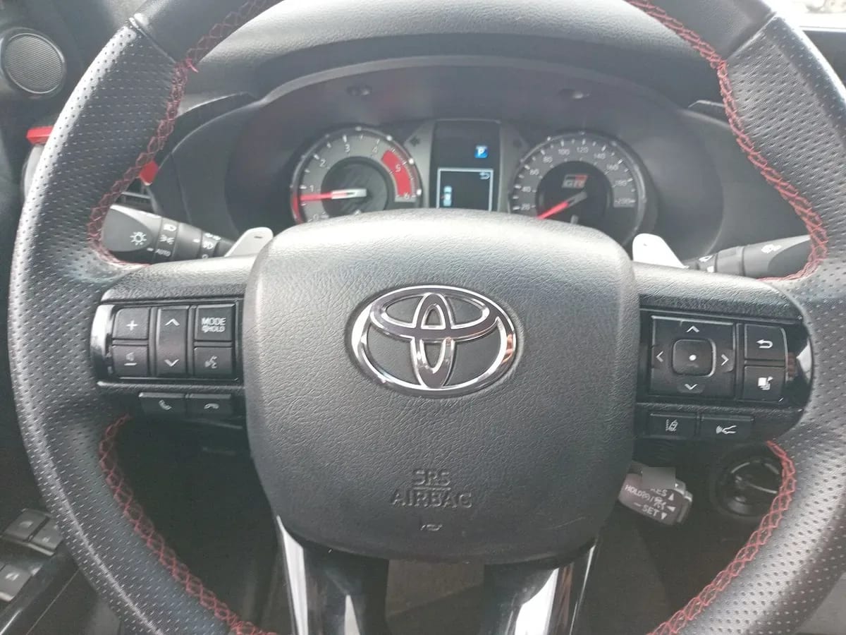 Toyota Hilux 2.8 Gr-S Diesel 4x4 Dob. Cab. At 4p año 2024