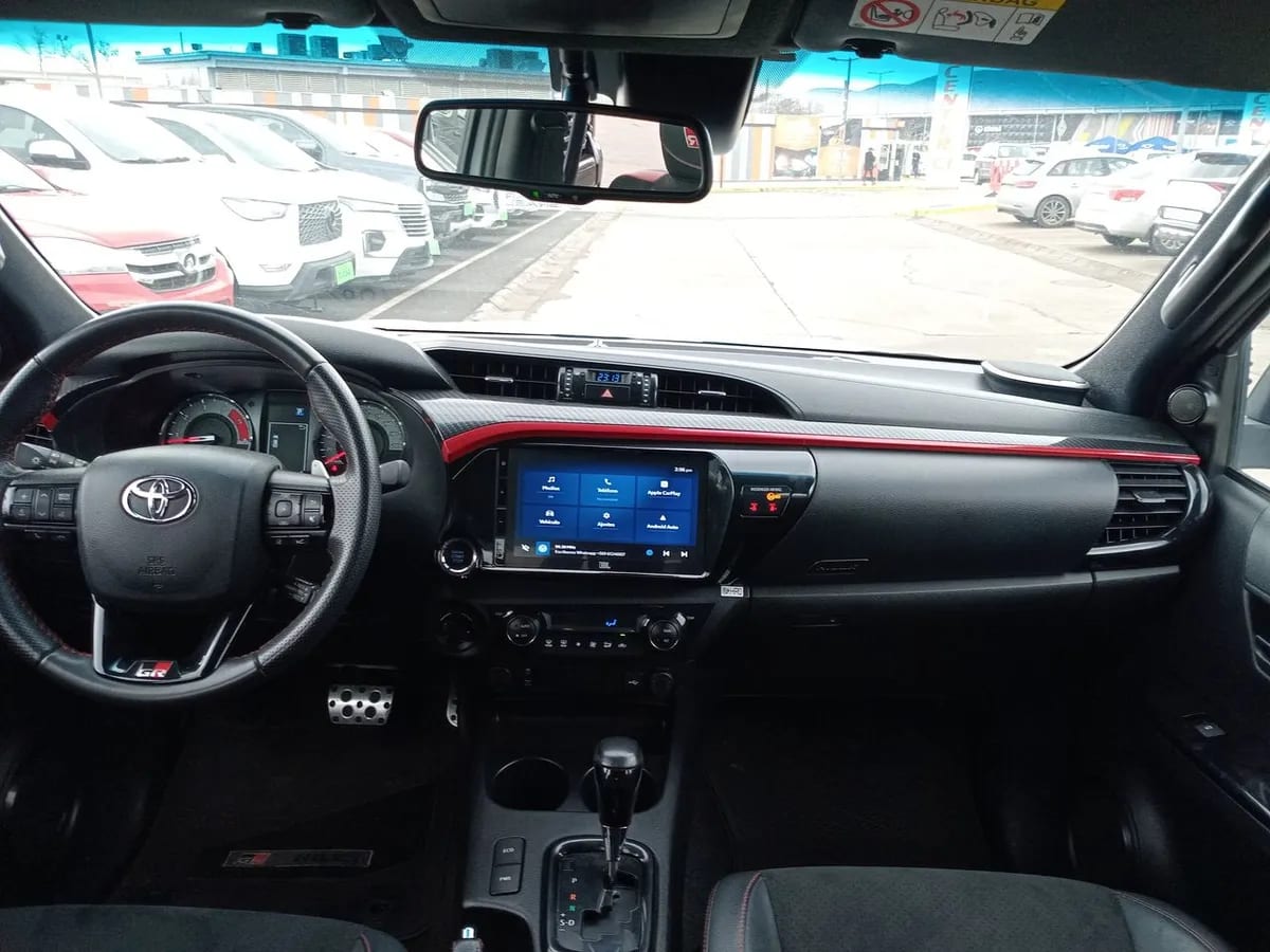 Toyota Hilux 2.8 Gr-S Diesel 4x4 Dob. Cab. At 4p año 2024