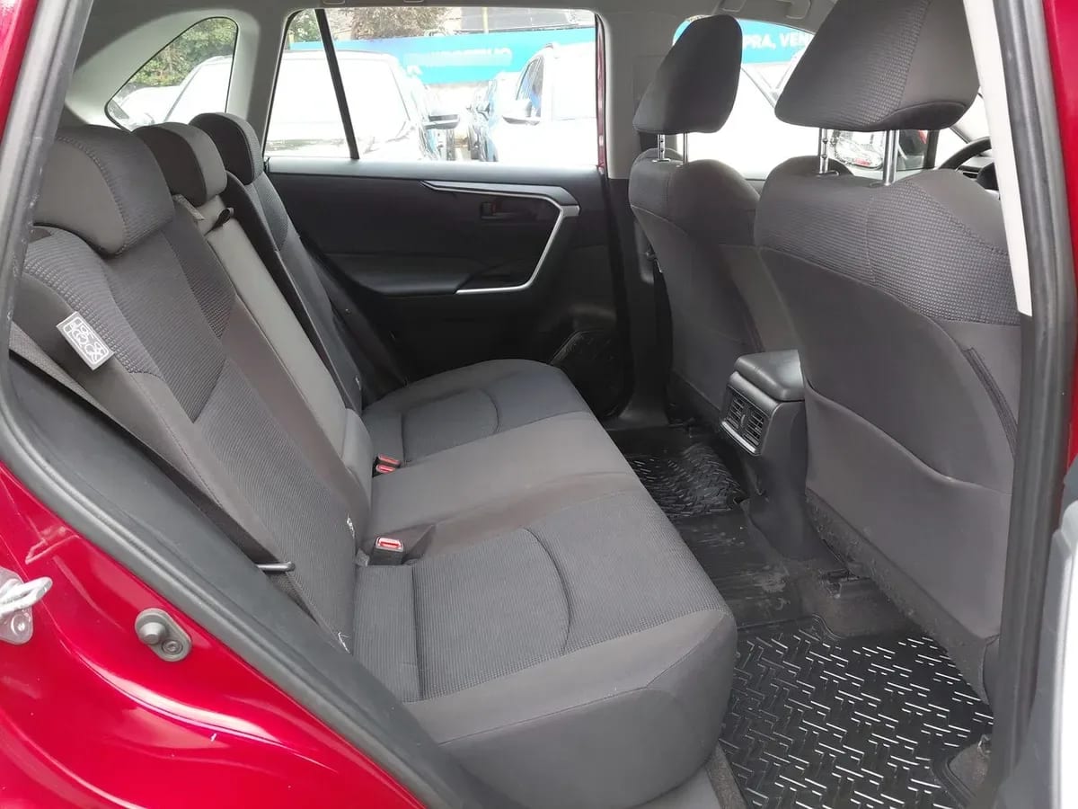 Toyota Rav 4 2.0 Le 4x2 Mt 5p año 2023