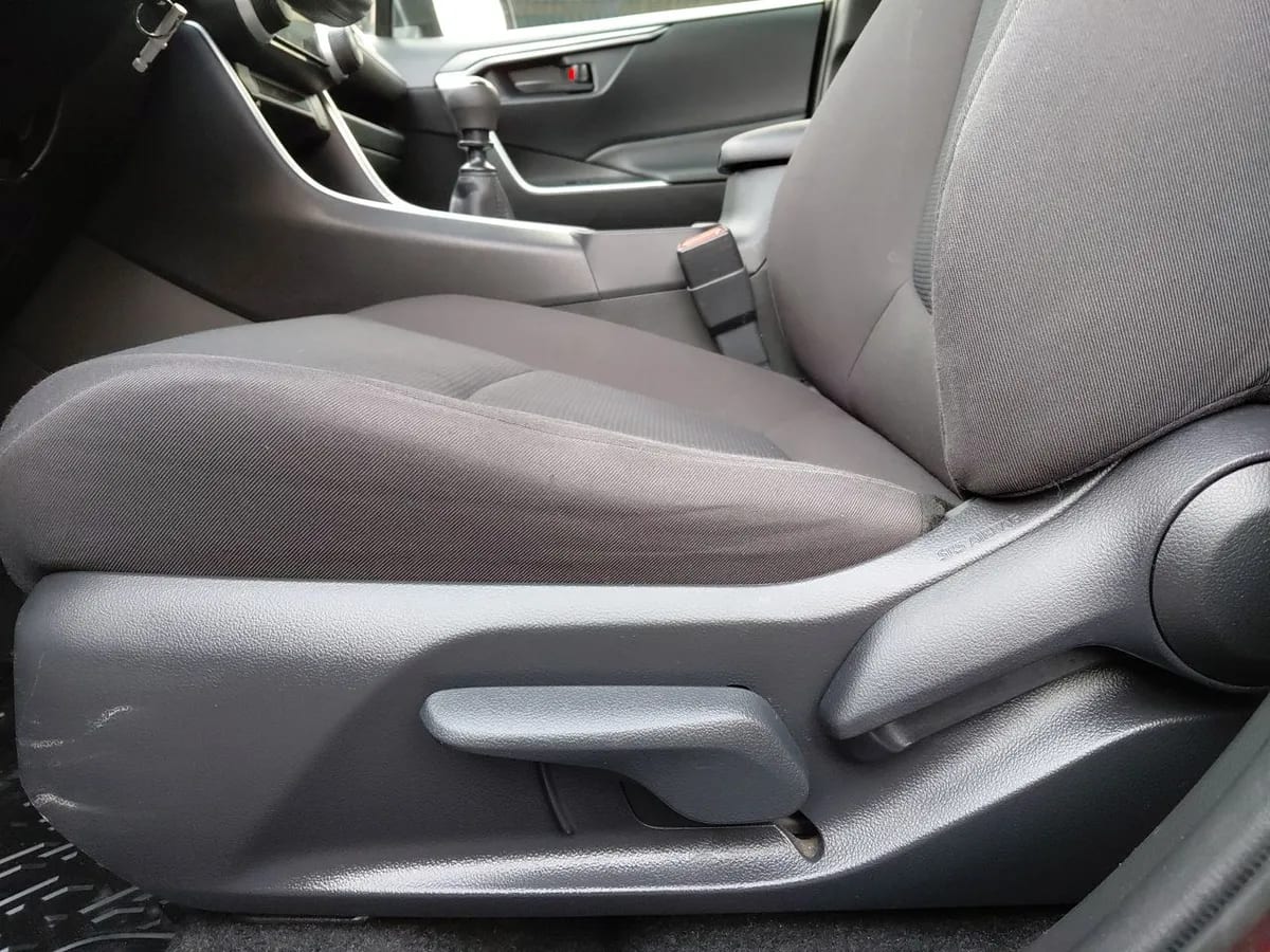 Toyota Rav 4 2.0 Le 4x2 Mt 5p año 2023
