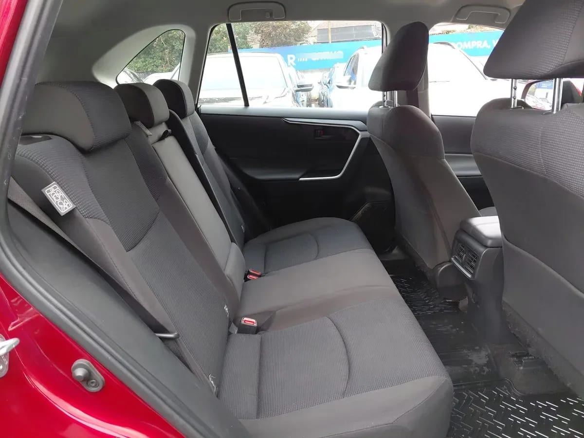 Toyota Rav 4 2.0 Le 4x2 Mt 5p año 2023