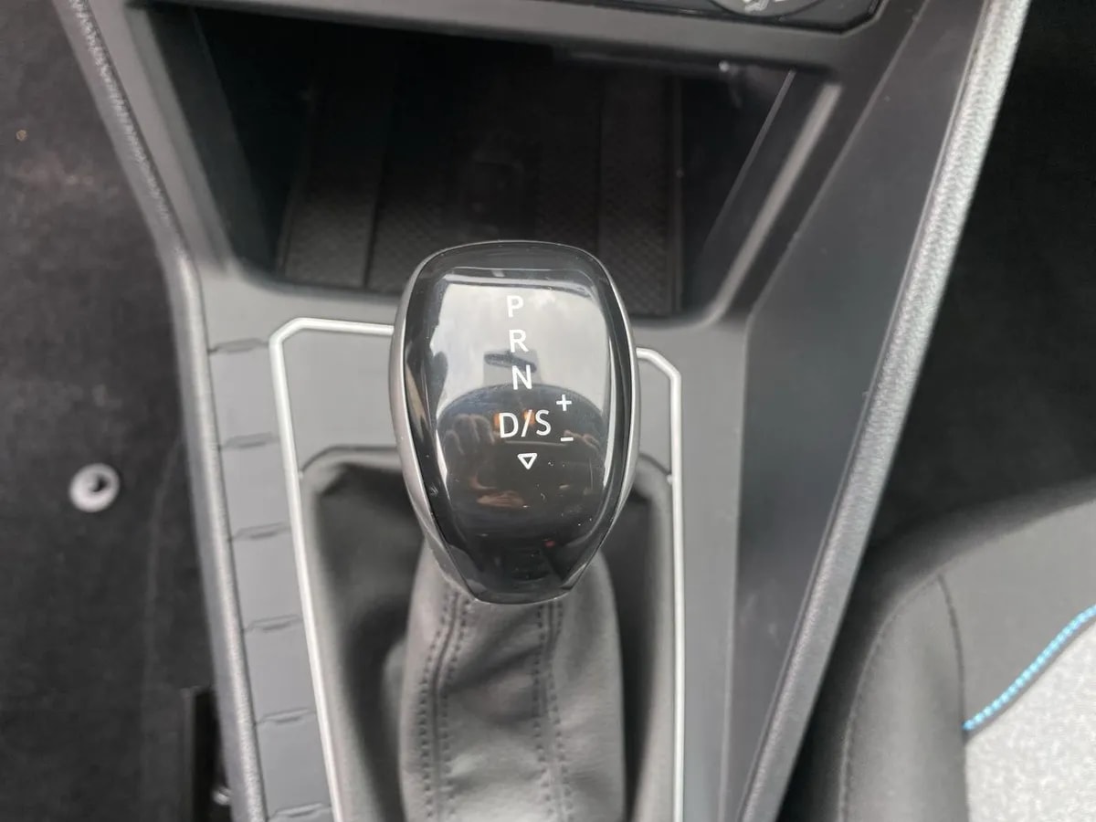 Volkswagen Virtus 1.0 Tsi Comfortline Plus 4x2 At 4p año 2026