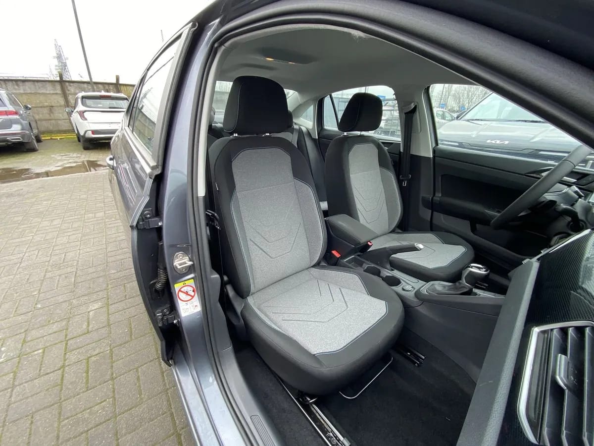 Volkswagen Virtus 1.0 Tsi Comfortline Plus 4x2 At 4p año 2026