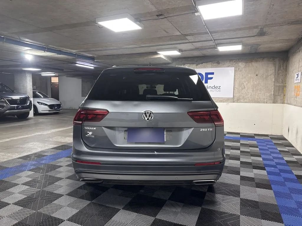 Volkswagen Tiguan Comfortline año 2022