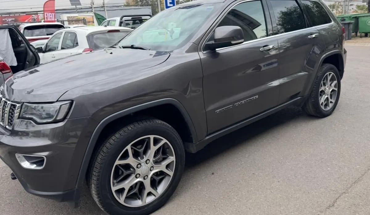 JEEP GRAND CHEROKEE 3.6 Limited Lx At 4x4 año 2021