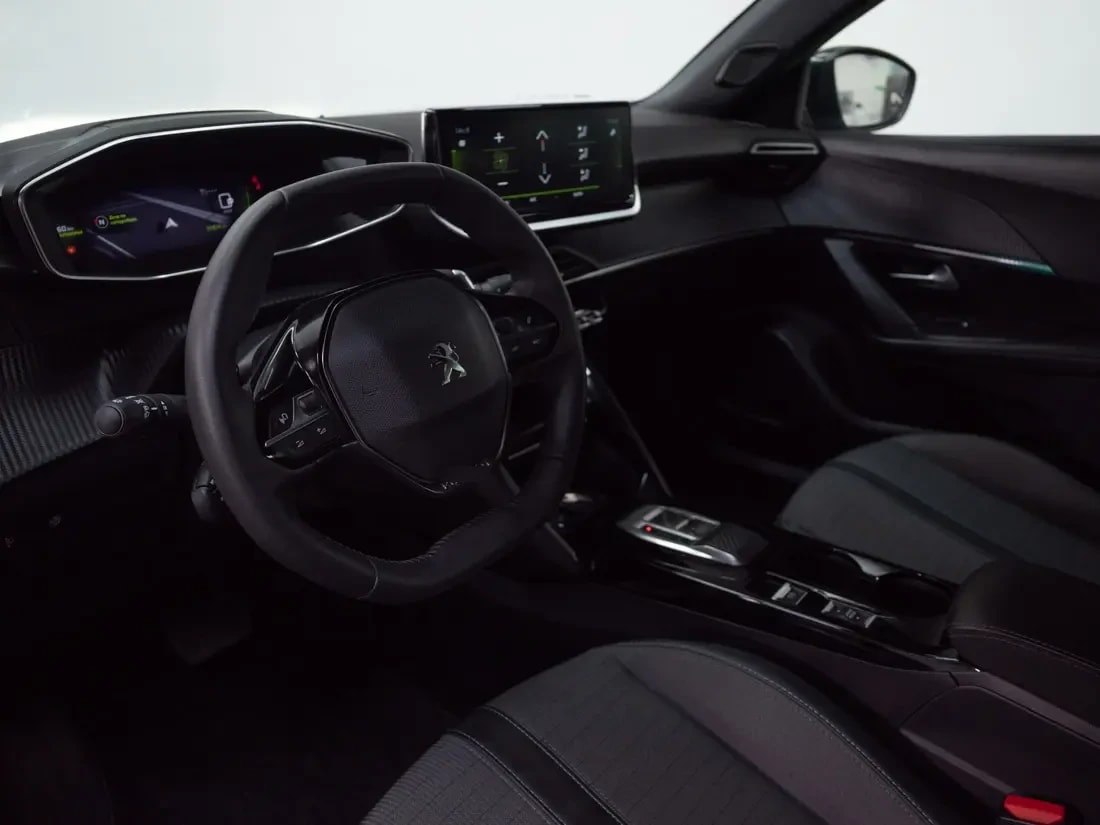 Peugeot 2008 1.2 Active Puretech 130 At año 2023