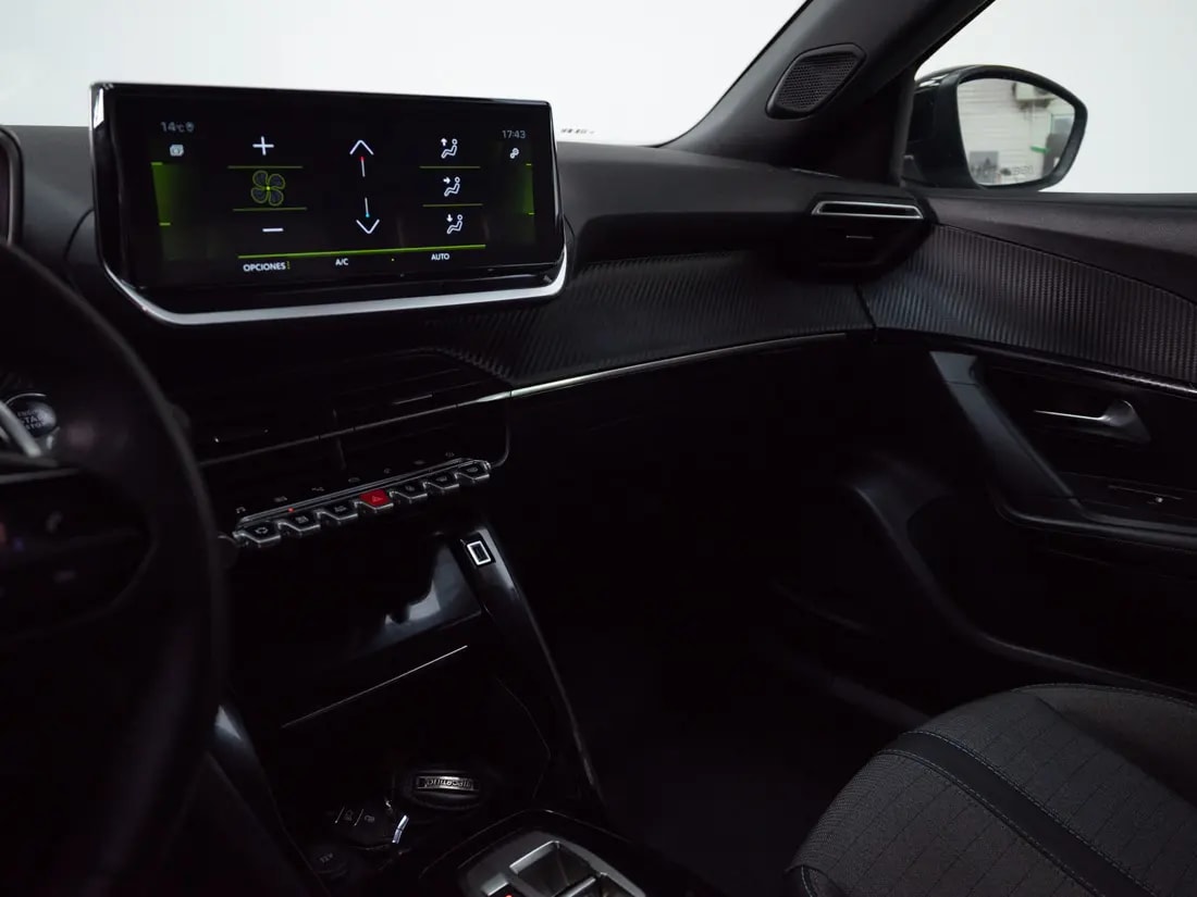 Peugeot 2008 1.2 Active Puretech 130 At año 2023