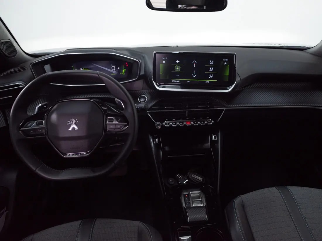 Peugeot 2008 1.2 Active Puretech 130 At año 2023