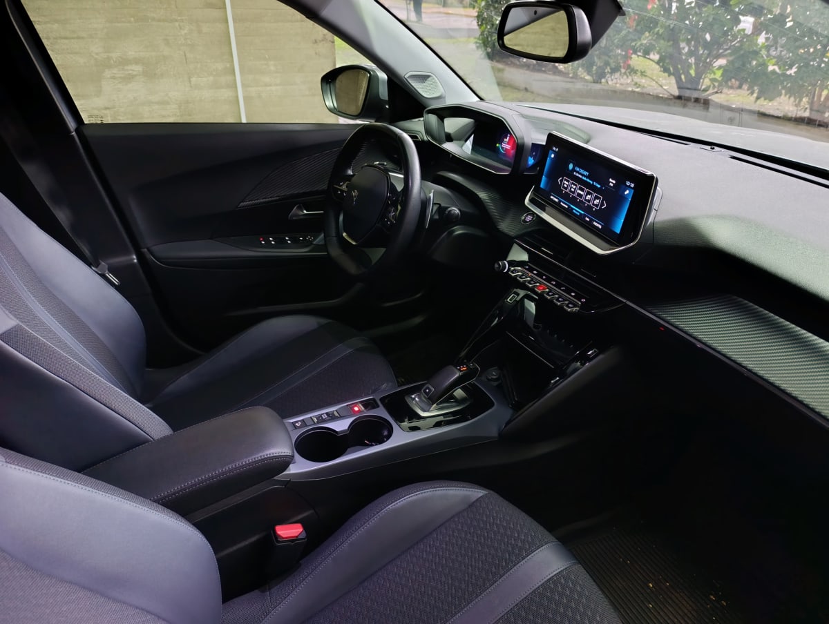 Peugeot 2008 Allure Puretech año 2021