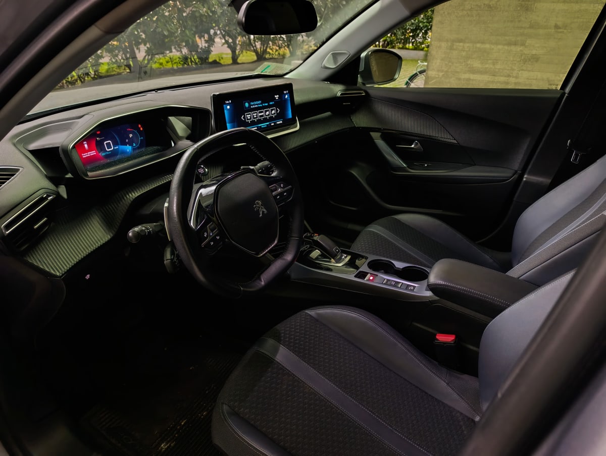 Peugeot 2008 Allure Puretech año 2021