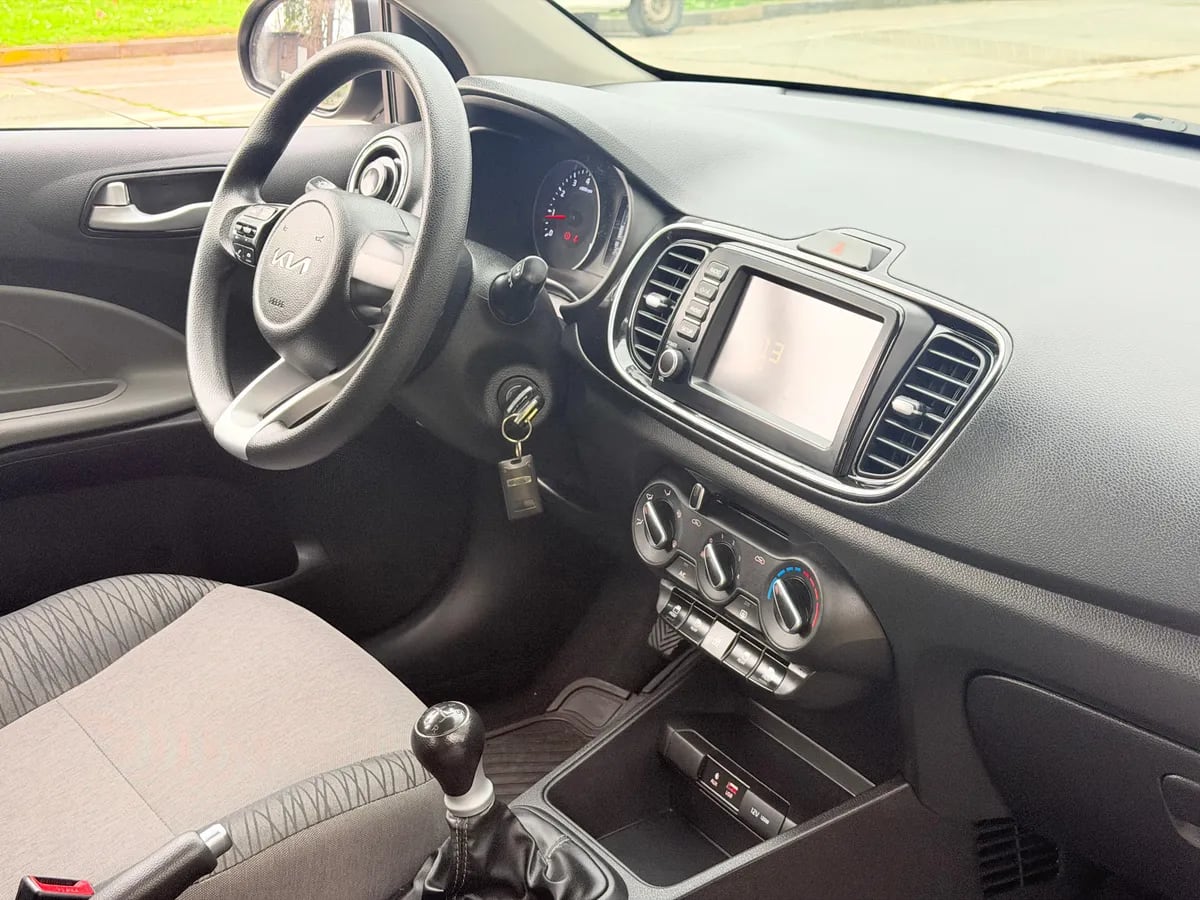 KIA MOTORS SOLUTO 1.4 Ex Sunroof Mt año 2025