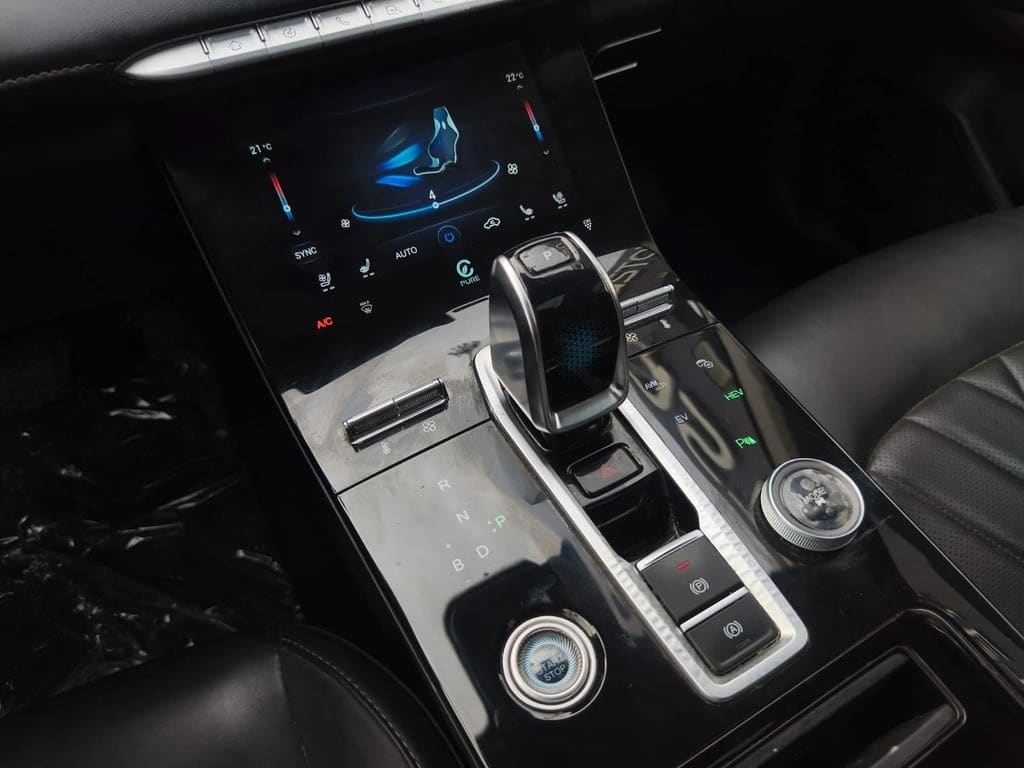 Chery Tiggo 8 Pro Pro 1.5t Hev año 2024