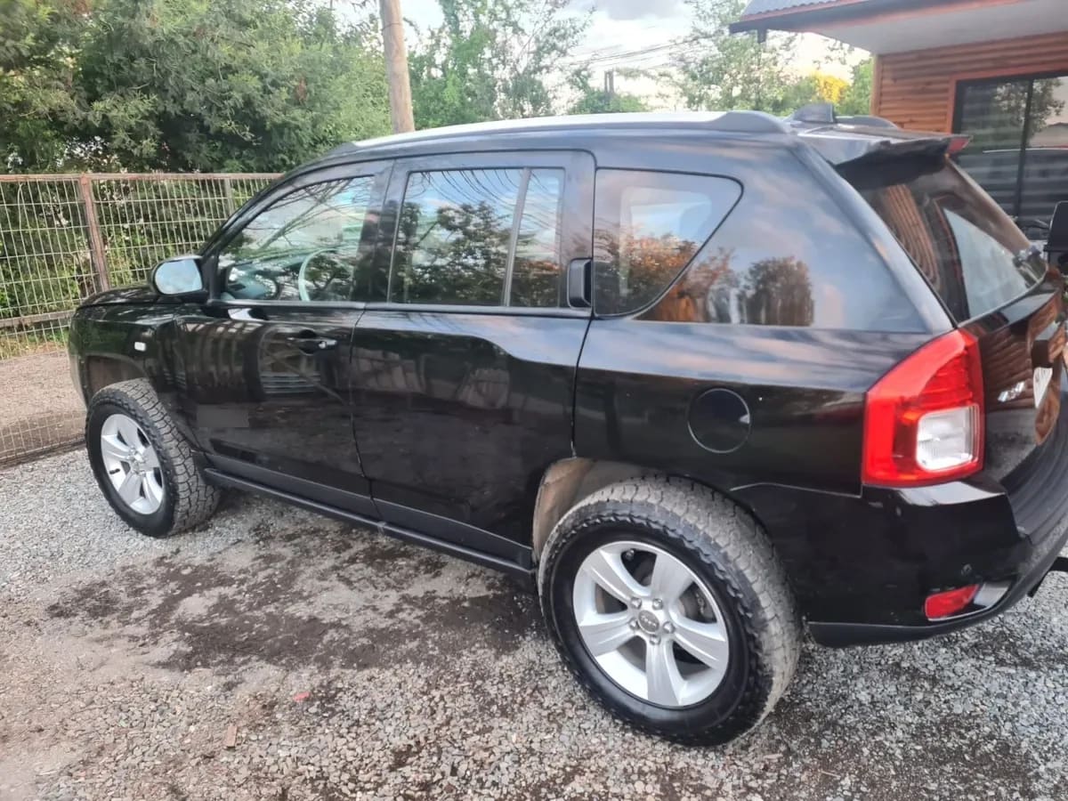 JEEP COMPASS 2.4 Sport At 4x4 año 2013